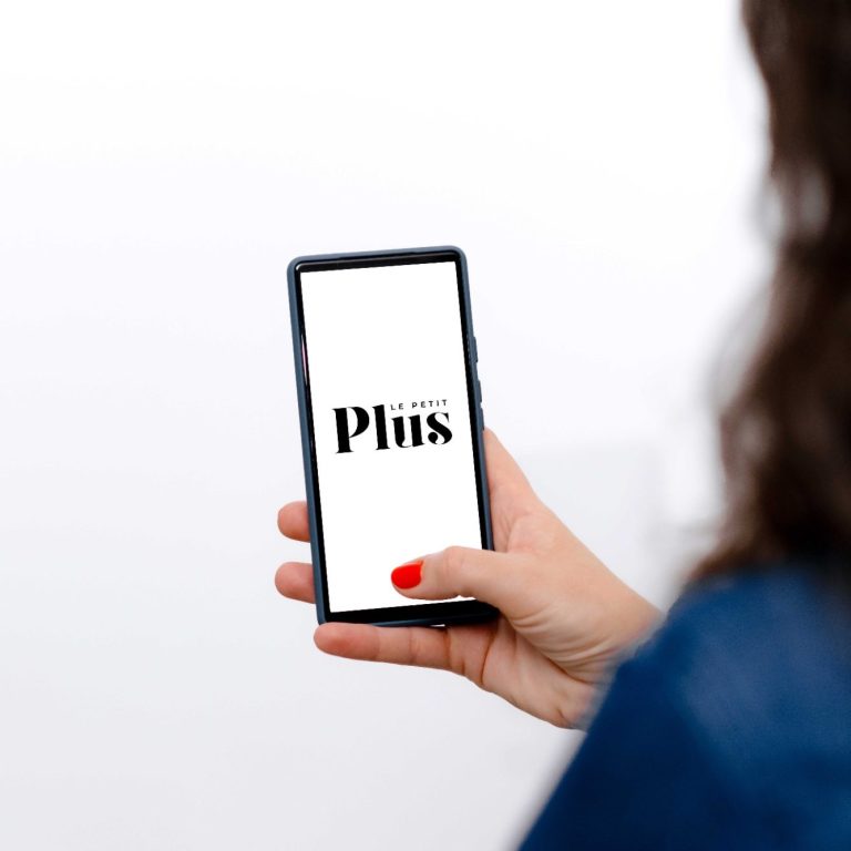 Caroline, collaboratrice administrative et communication à Toulouse - Le Petit Plus.